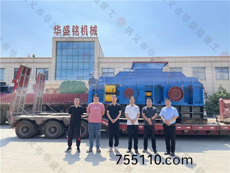 2PGY2000x1200全自動液壓對輥破碎機髮徃鉬都--洛陽欒川