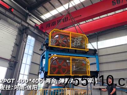 2PGT400*400兩檯彈簧對輥破碎機髮徃:河南·信陽